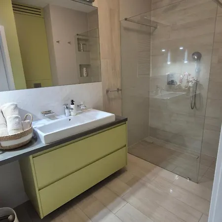 アパート Boznicza Old Town Lux Apartment, Self Check-in 24h, Free Parking ポズナン